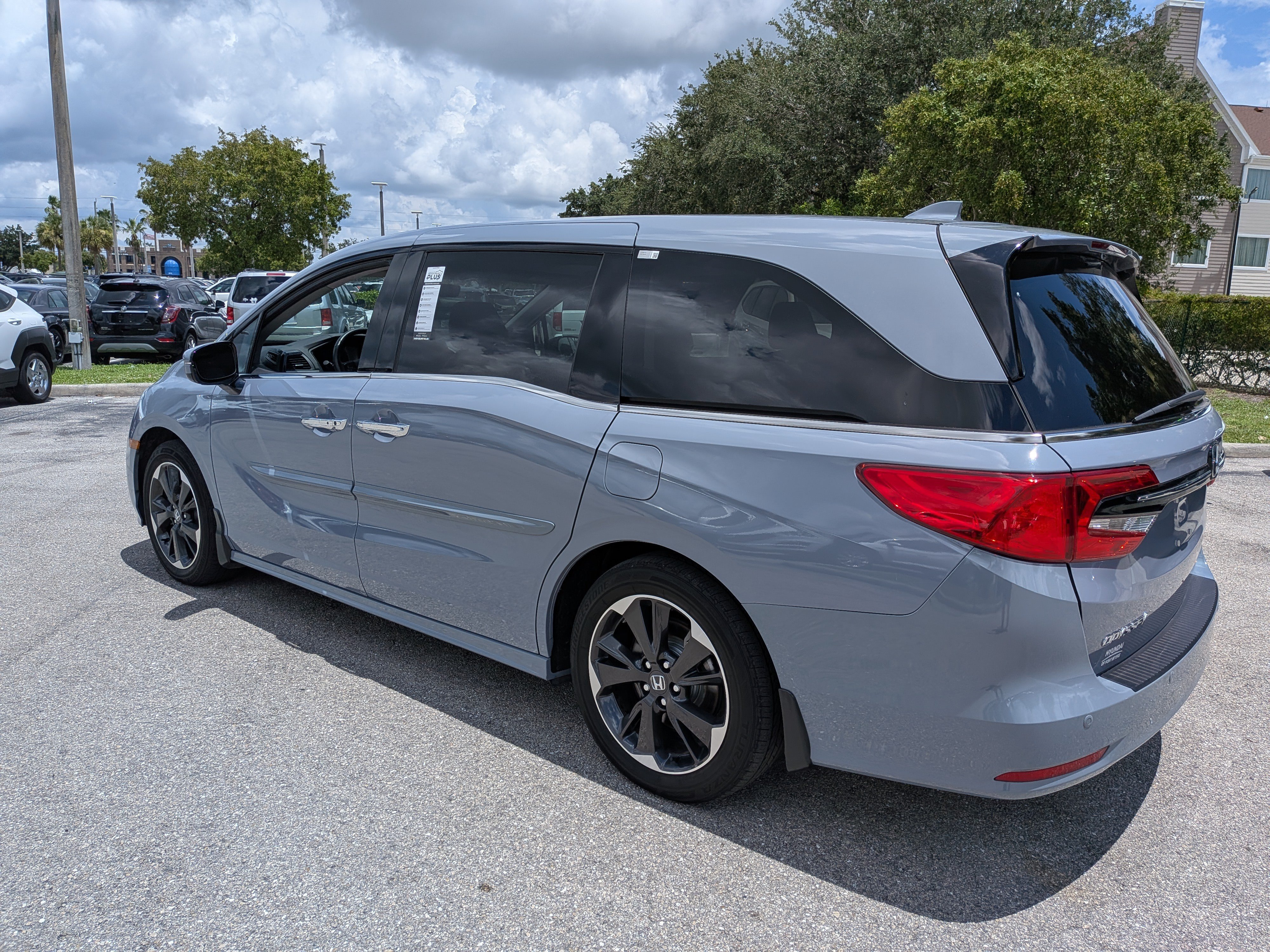 Used 2023 Honda Odyssey Elite image 6