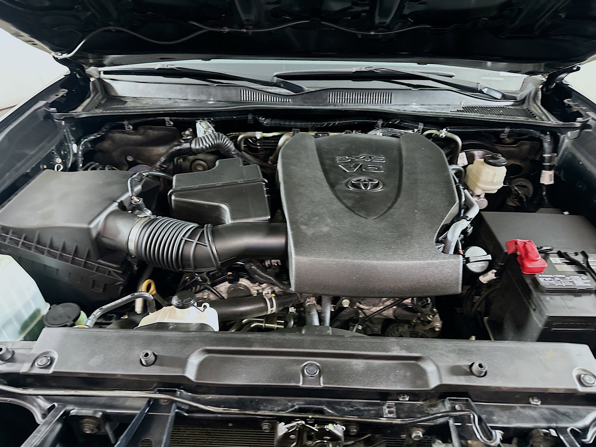 Used 2020 Toyota Tacoma Limited AWD/4WD image 33