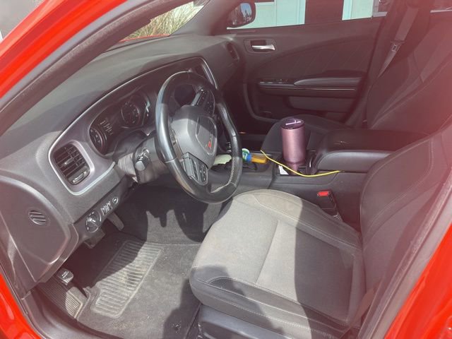 Used 2019 Dodge Charger SXT w/ Blacktop Package RWD image 9