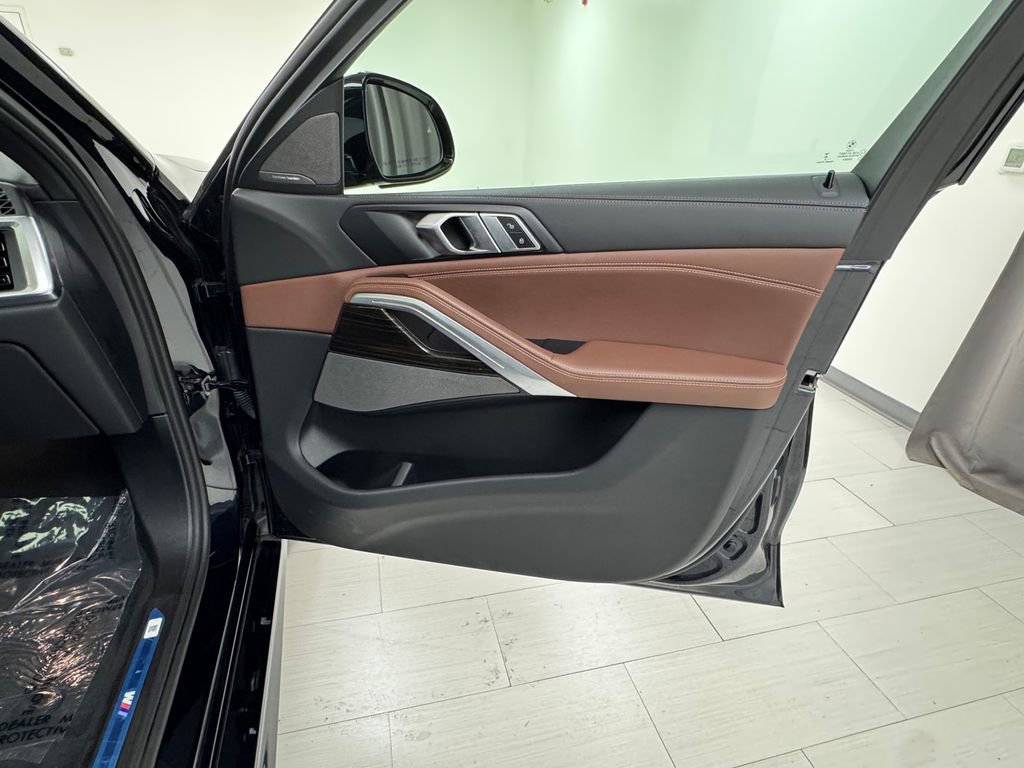 Used 2024 BMW X6 xDrive40i w/ Premium Package image 13