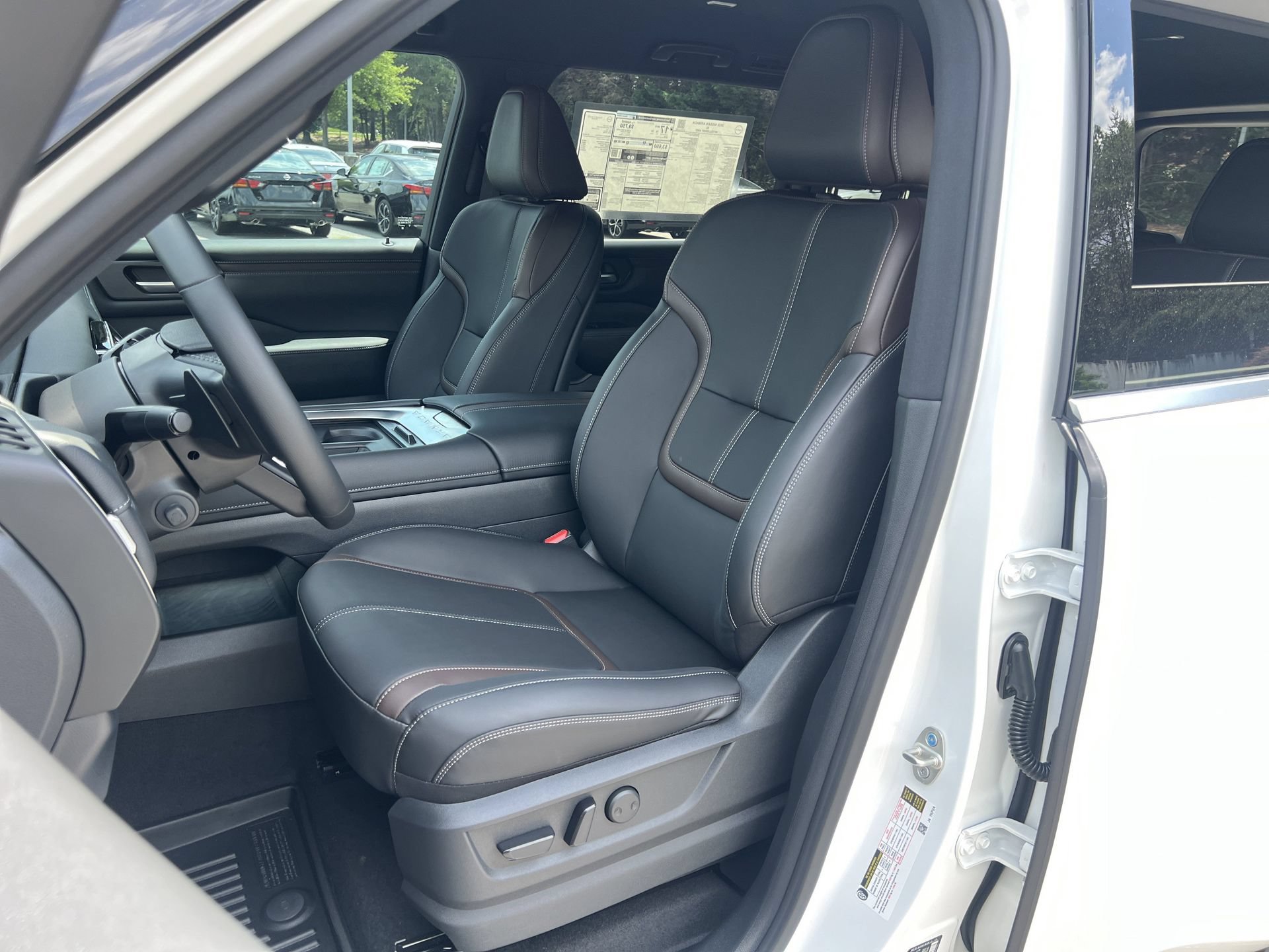 New 2026 Nissan Armada SL w/ Captain's Chari Seat Package AWD/4WD image 15