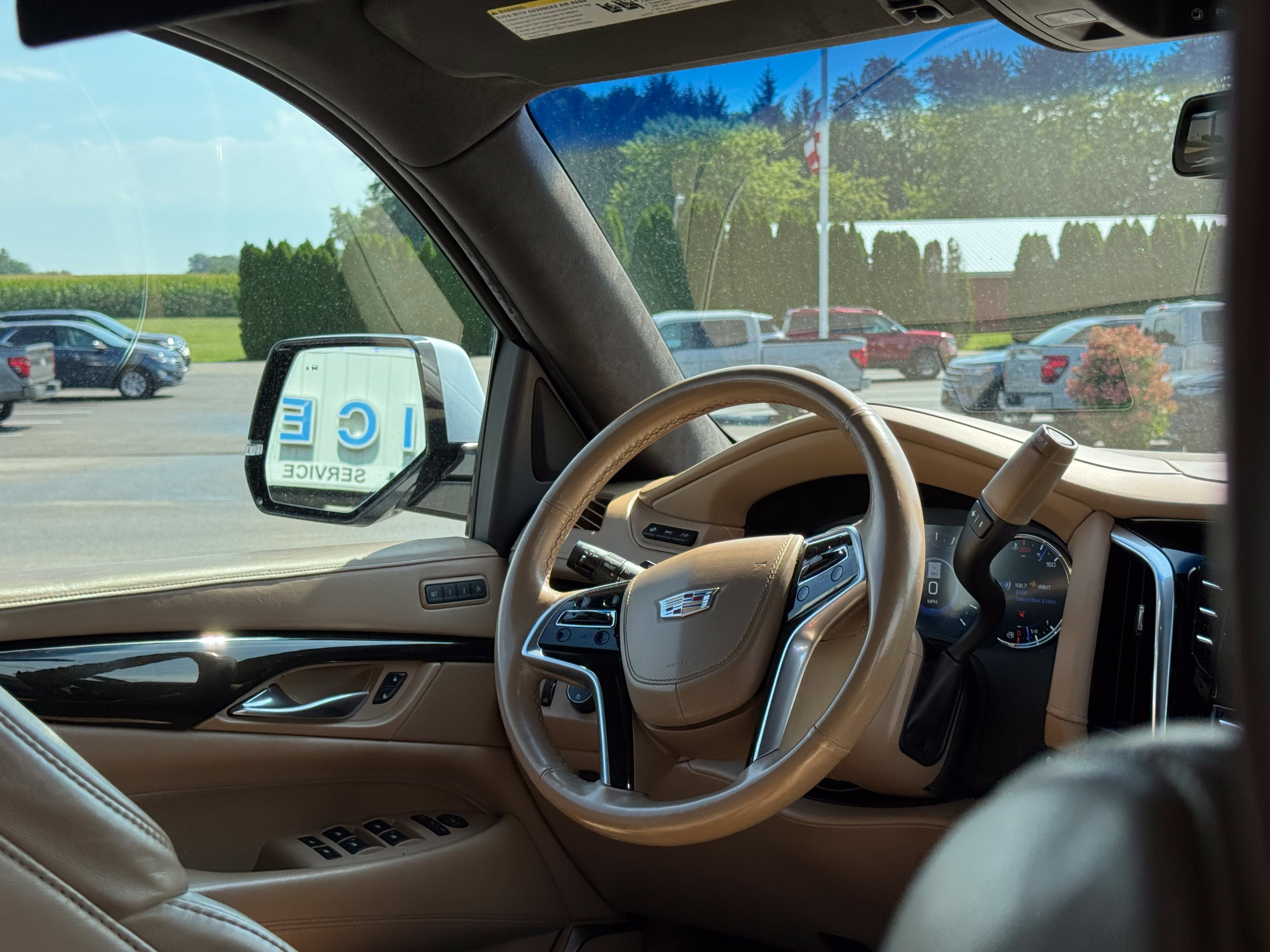 Used 2018 Cadillac Escalade ESV Platinum AWD/4WD image 24