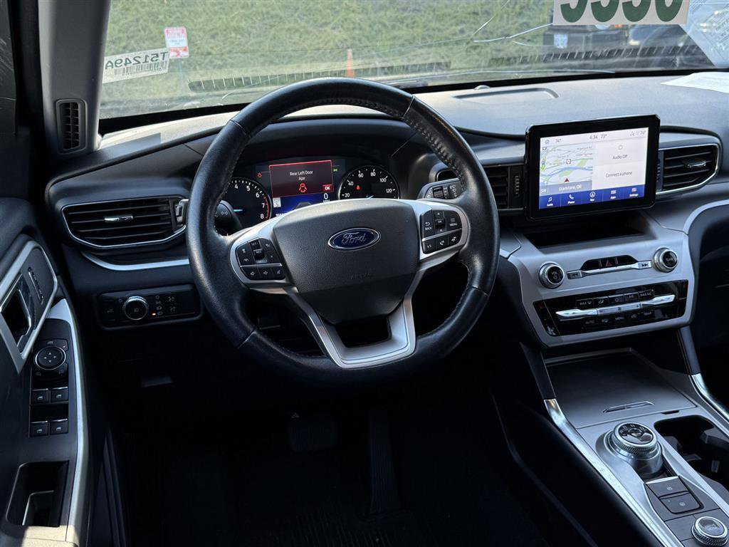 Used 2022 Ford Explorer XLT w/ Equipment Group 202A AWD/4WD image 12