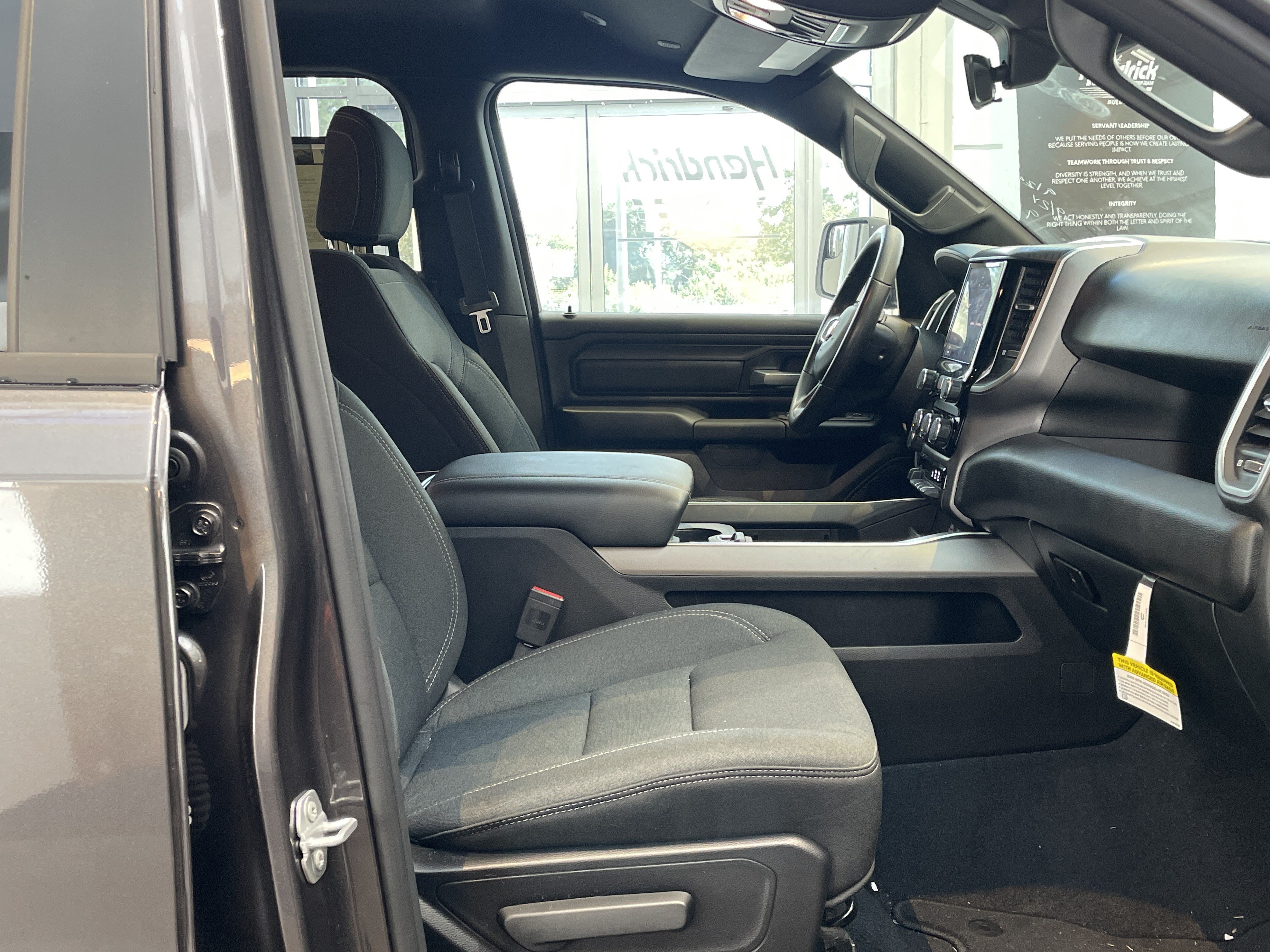 Used 2026 RAM 1500 Express AWD/4WD image 34