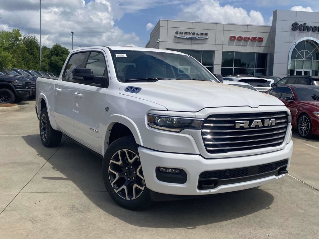 New 2026 RAM 1500 Laramie AWD/4WD image 32