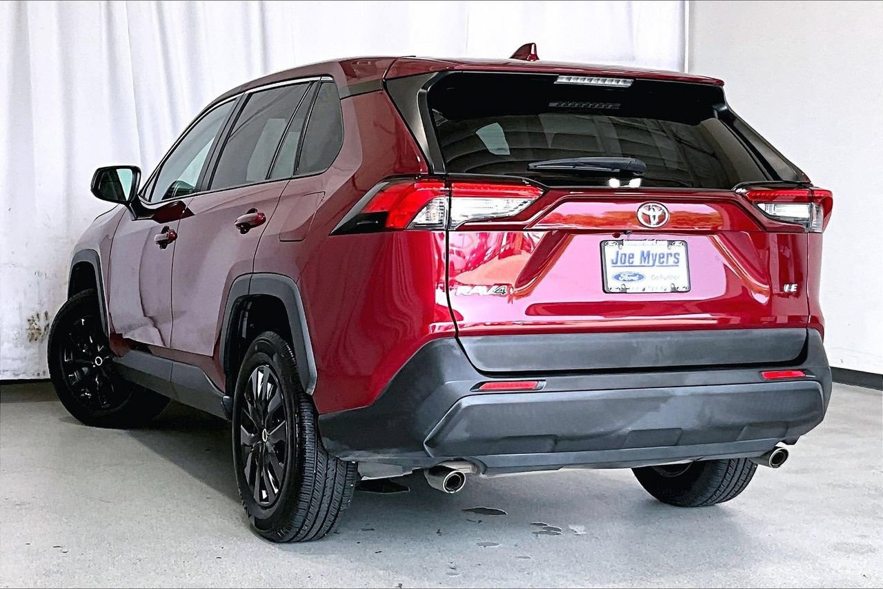 Used 2022 Toyota RAV4 LE FWD image 10