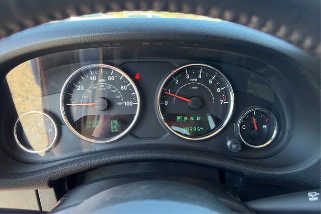 Used 2015 Jeep Wrangler Sahara w/ Connectivity Group AWD/4WD image 15