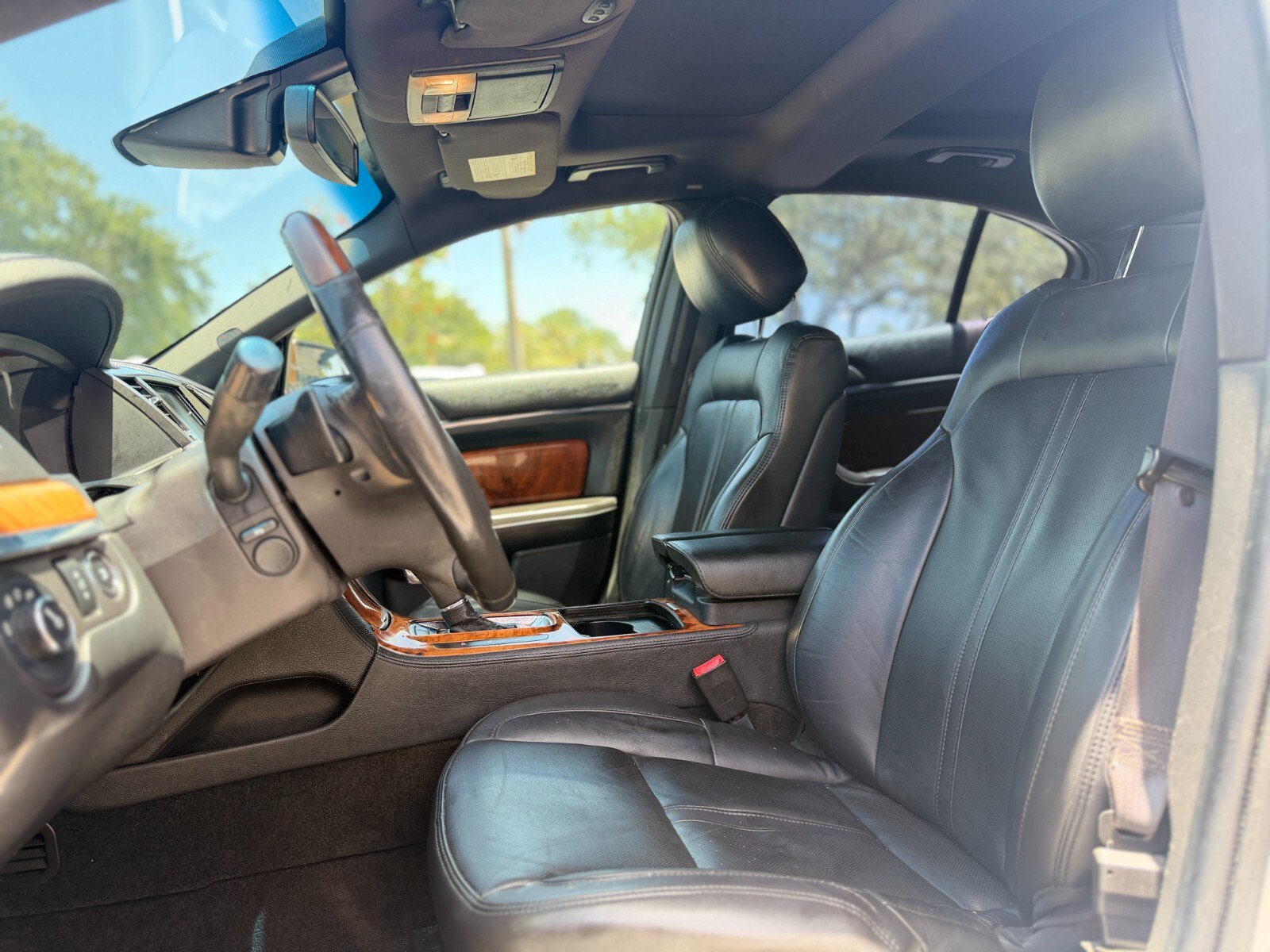 Used 2013 Lincoln MKS AWD image 9
