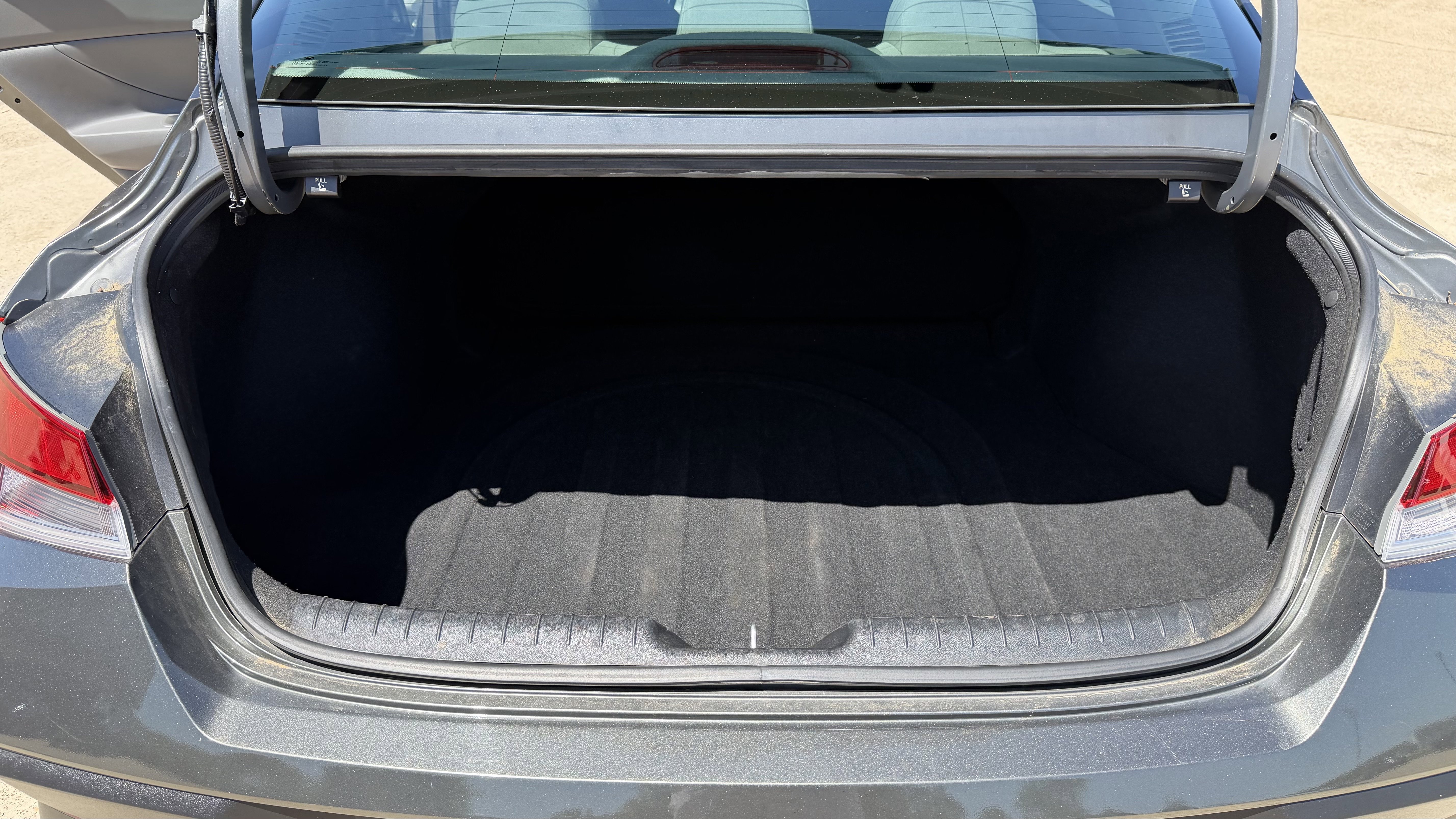 Used 2024 Hyundai Elantra SEL FWD image 36