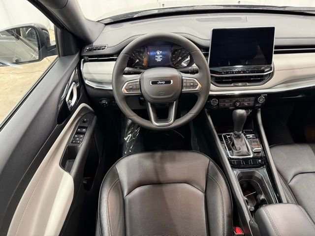 Used 2024 Jeep Compass Limited image 14