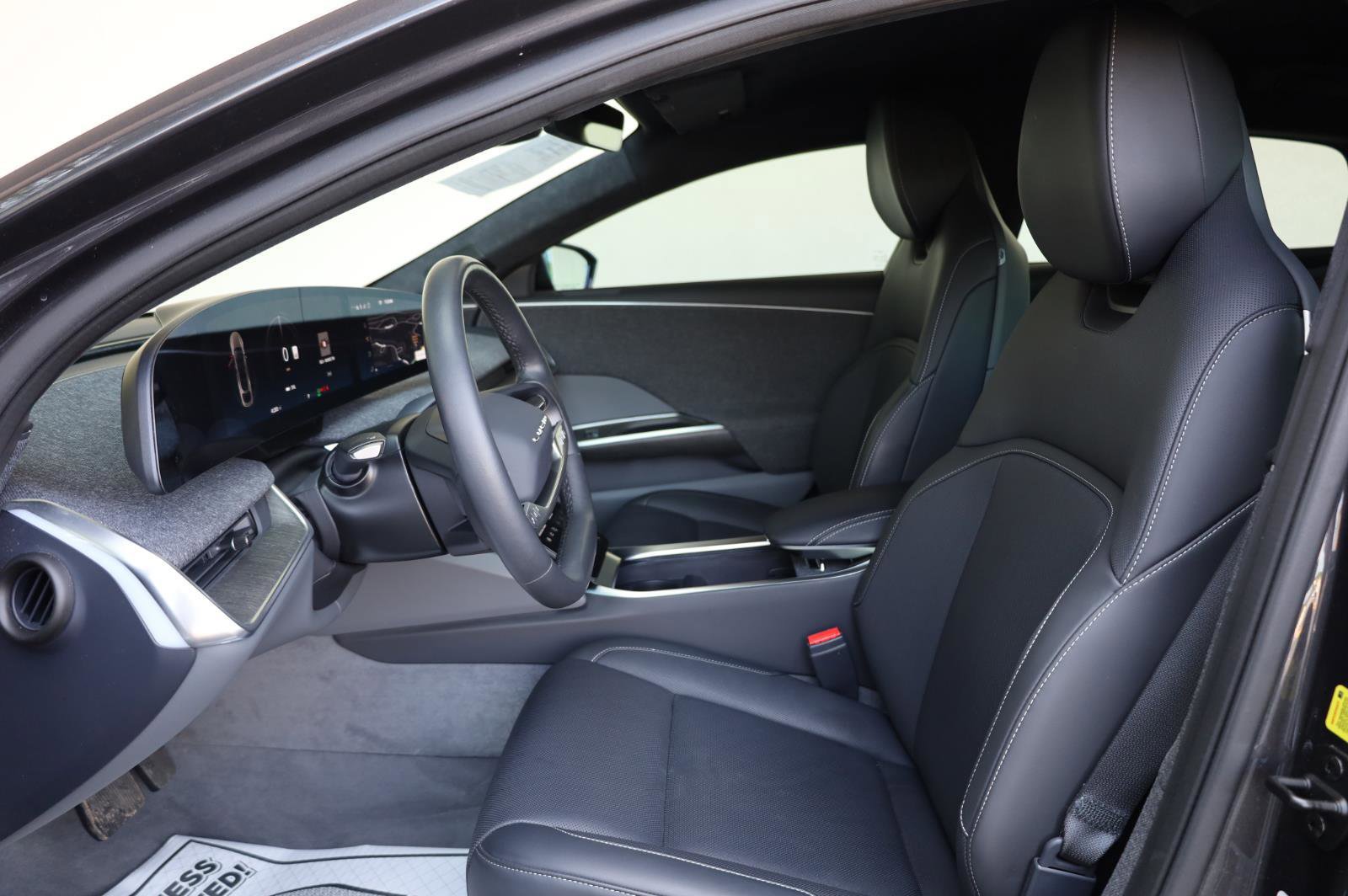 Used 2023 Lucid Air Pure AWD/4WD image 14