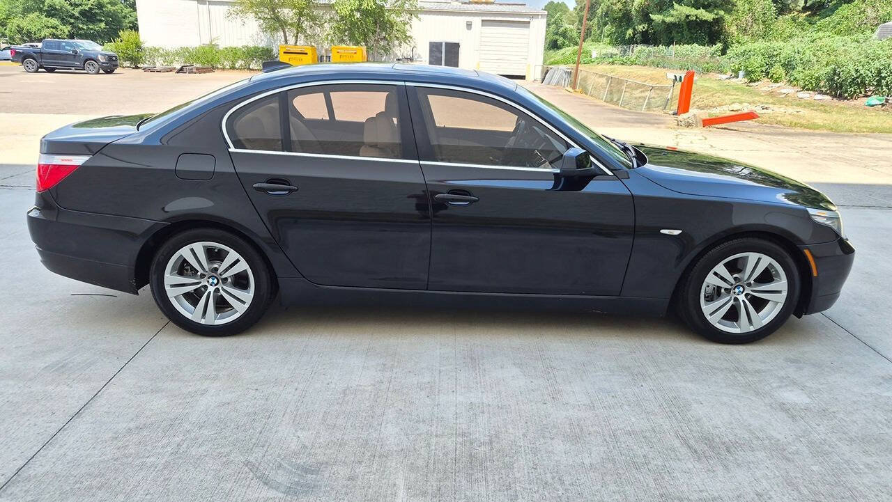 Used 2010 BMW 528i Sedan RWD image 6