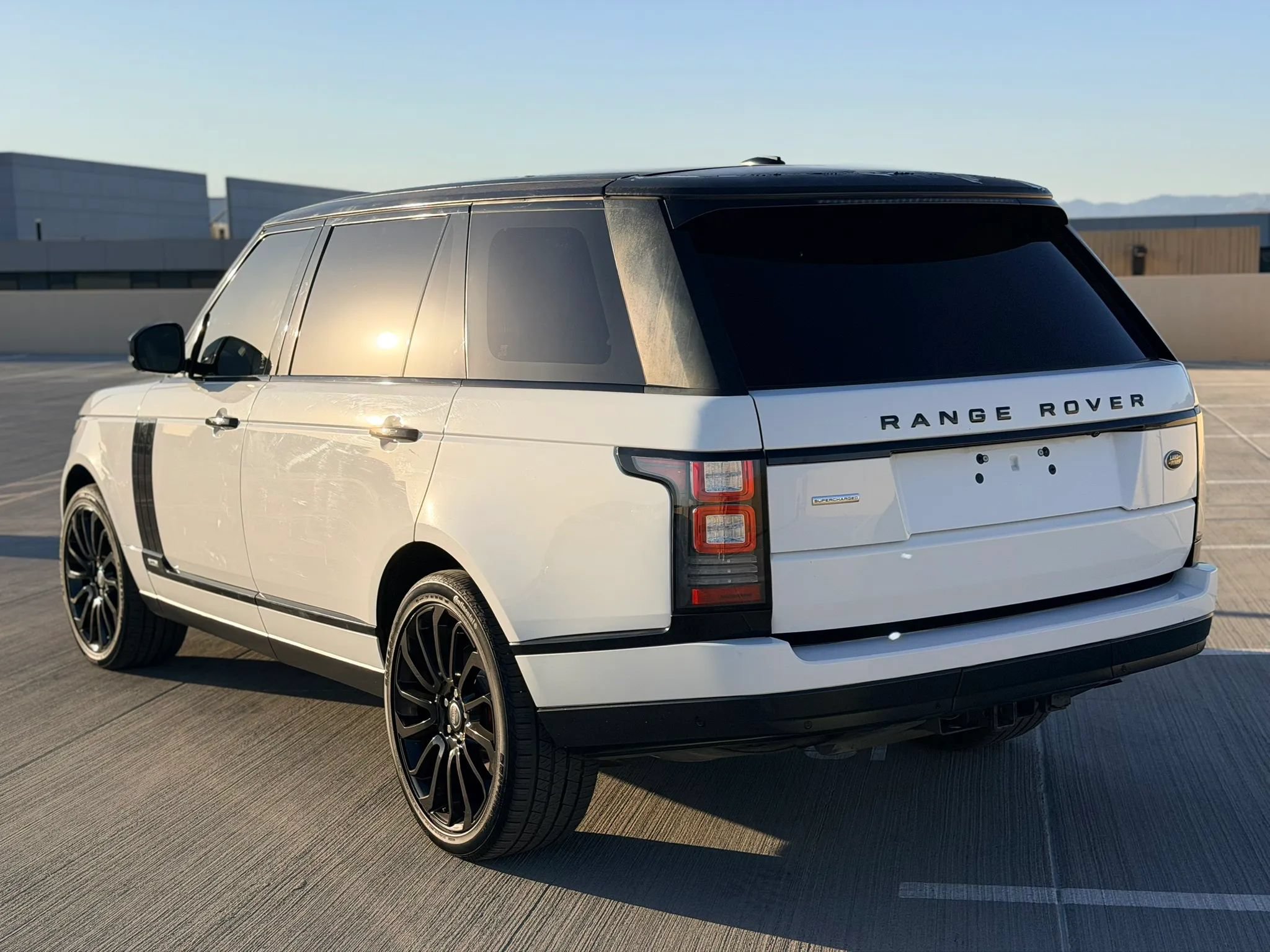 Used 2014 Land Rover Range Rover Long Wheelbase Supercharged AWD/4WD image 5