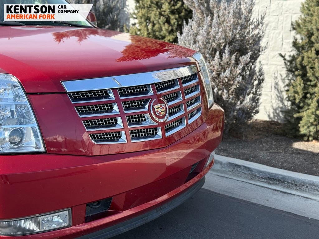 Used 2014 Cadillac Escalade Luxury image 15