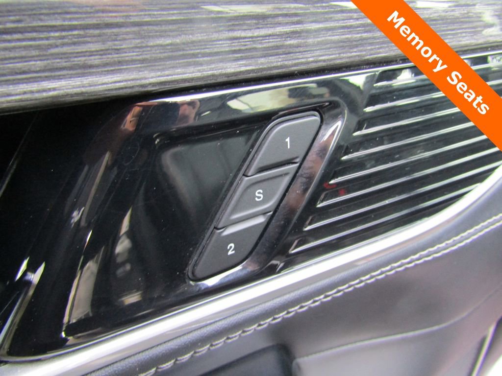 Used 2022 Jeep Wagoneer Series III w/ Flexible Seating Group image 6