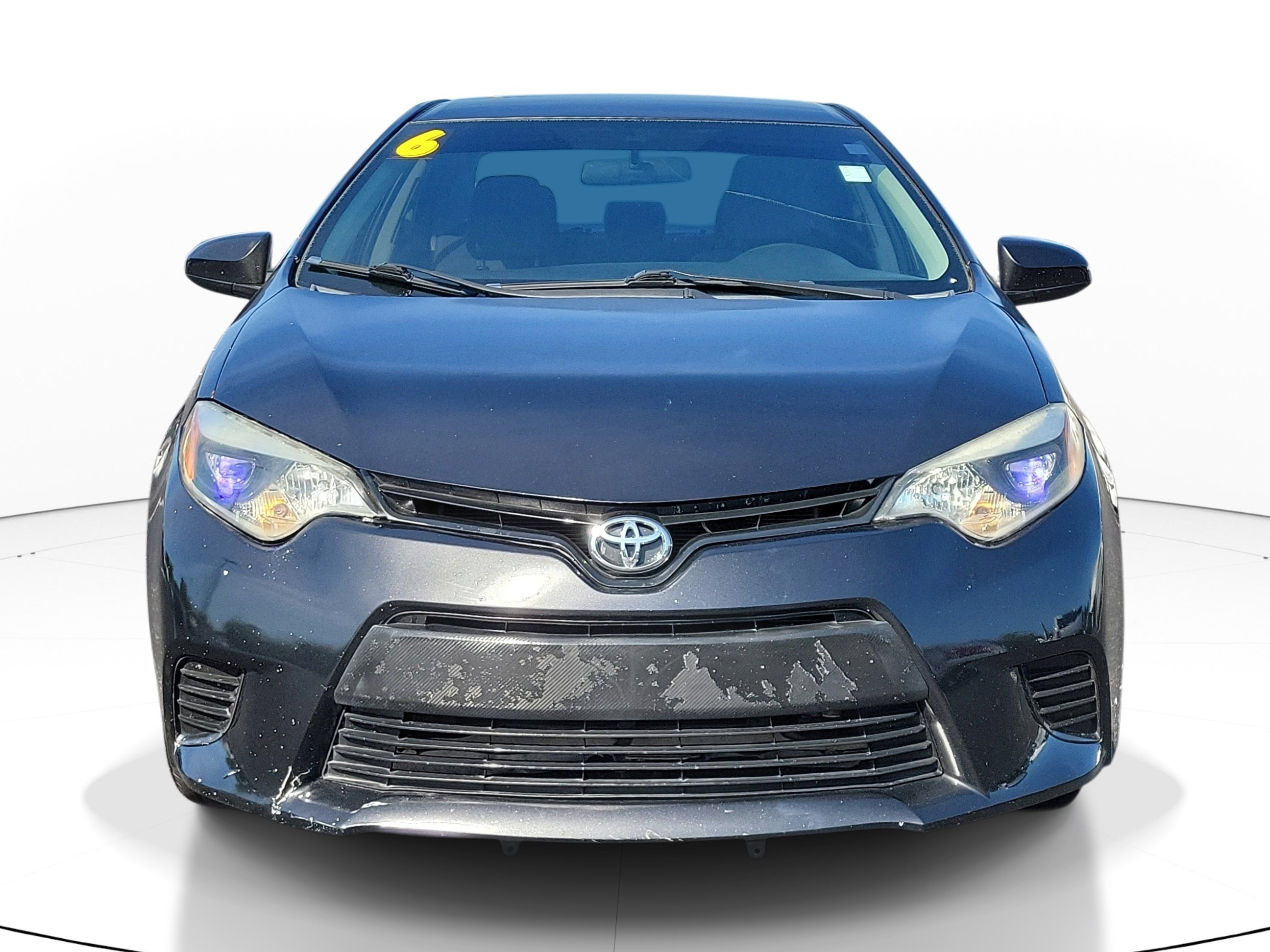 Used 2016 Toyota Corolla LE FWD image 2