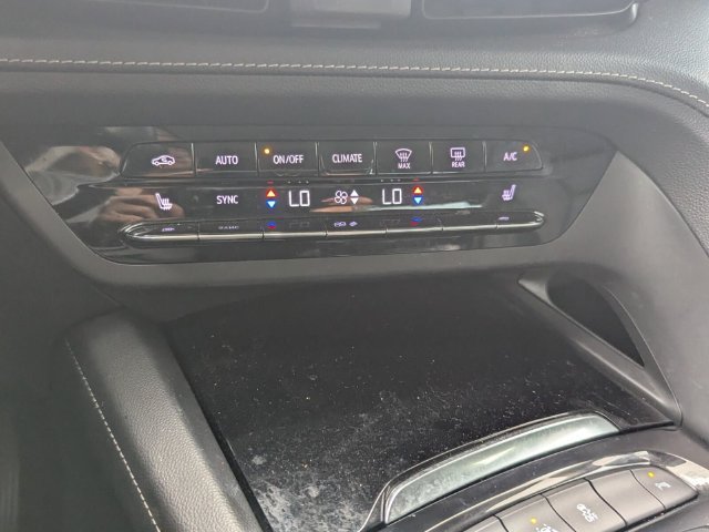 Used 2023 Buick Envision Essence AWD/4WD image 22