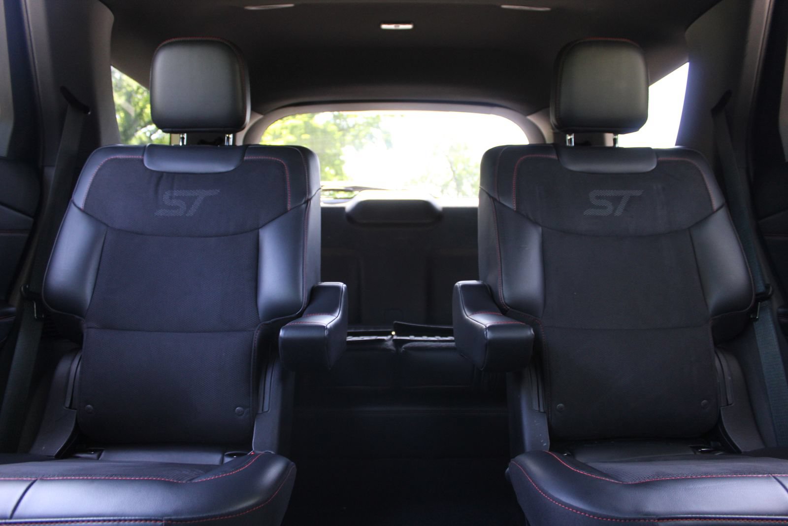 Used 2025 Ford Explorer ST AWD/4WD image 14