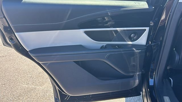 Used 2024 Lincoln Nautilus Reserve w/ Equipment Group 202A image 14