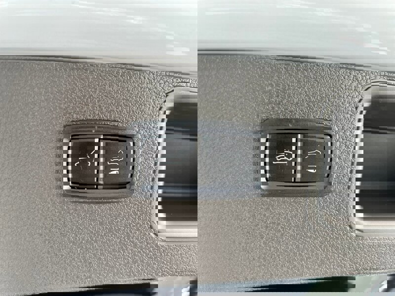 Used 2020 Porsche Macan S image 26