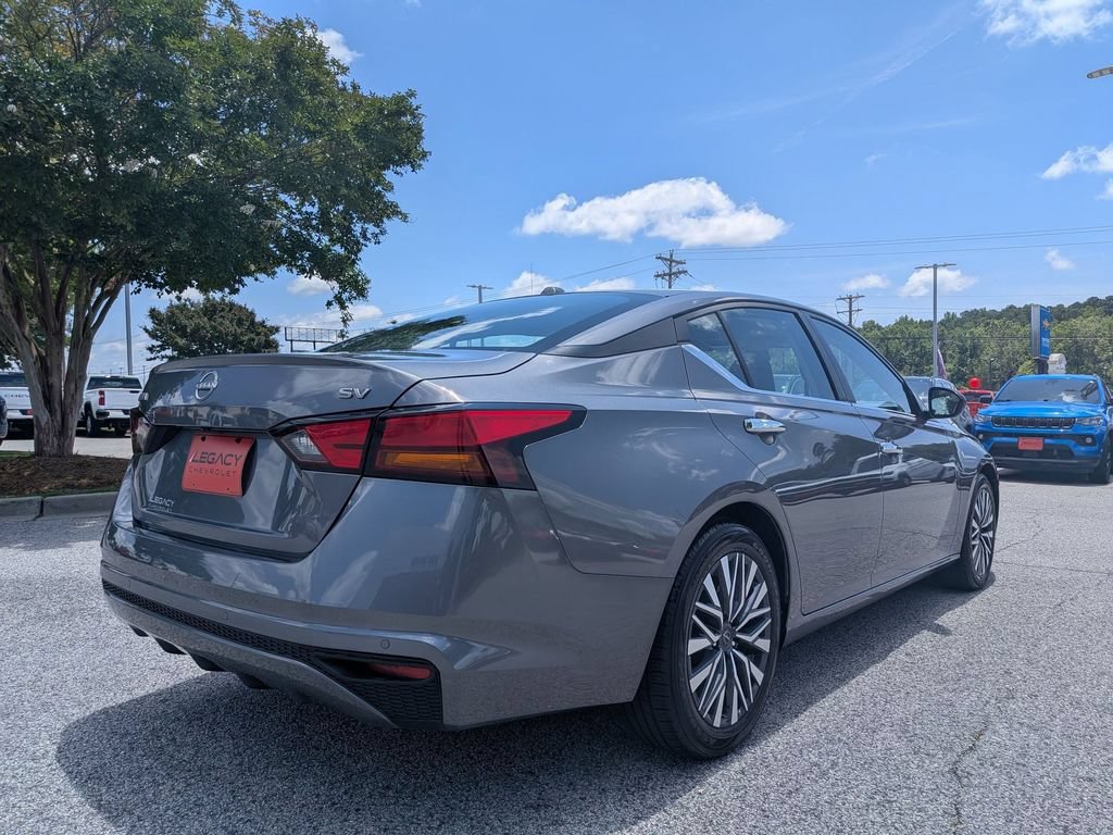 Used 2024 Nissan Altima 2.5 SV FWD image 8