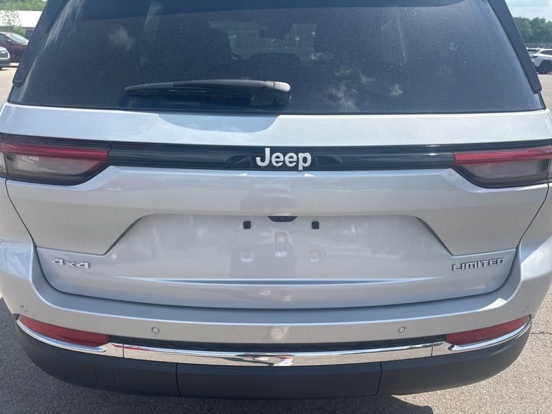 New 2025 Jeep Grand Cherokee Limited AWD/4WD image 16