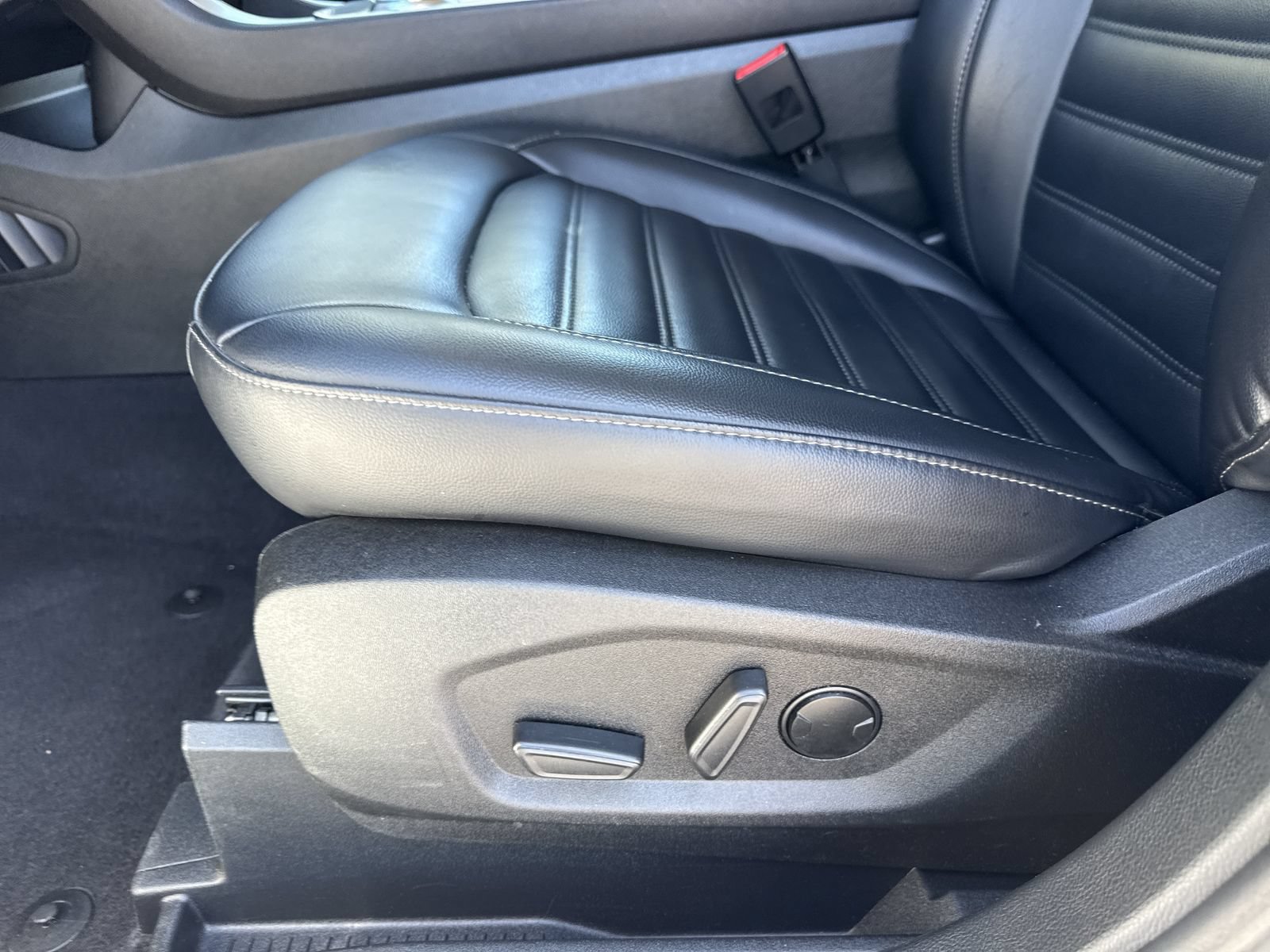 Used 2024 Ford Edge SEL AWD/4WD image 18