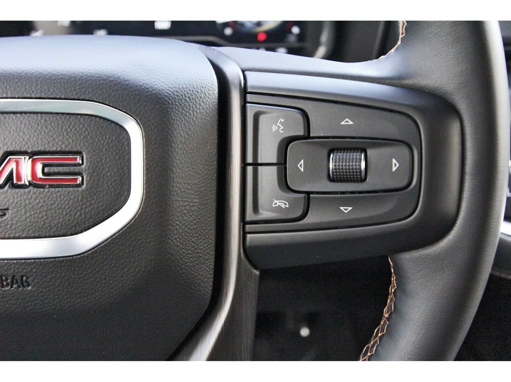 Used 2024 GMC Yukon AT4 w/ AT4 Premium Package AWD/4WD image 21