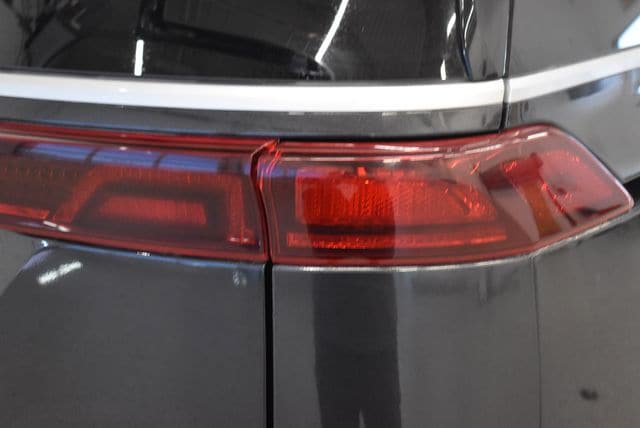 Used 2024 Kia Carnival LX FWD image 12