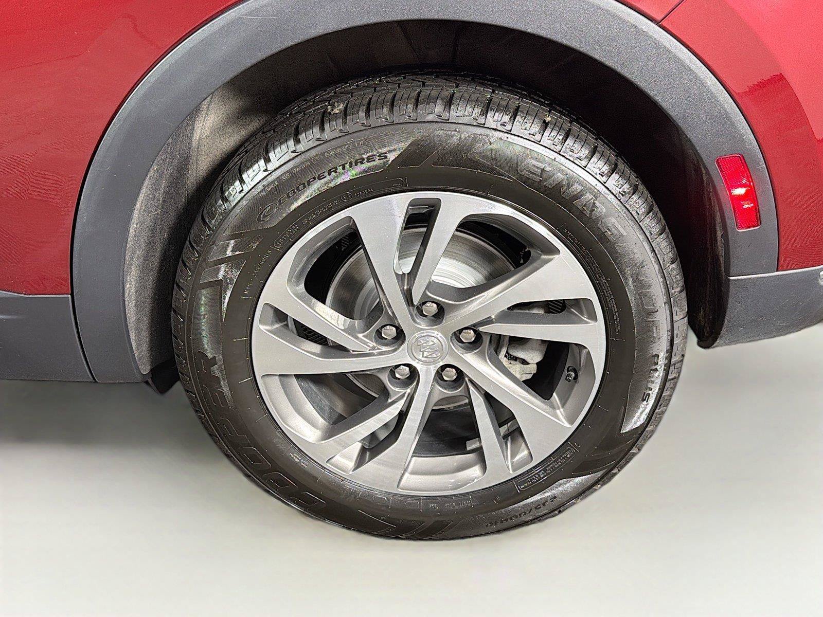 Used 2021 Buick Envision Essence AWD/4WD image 35