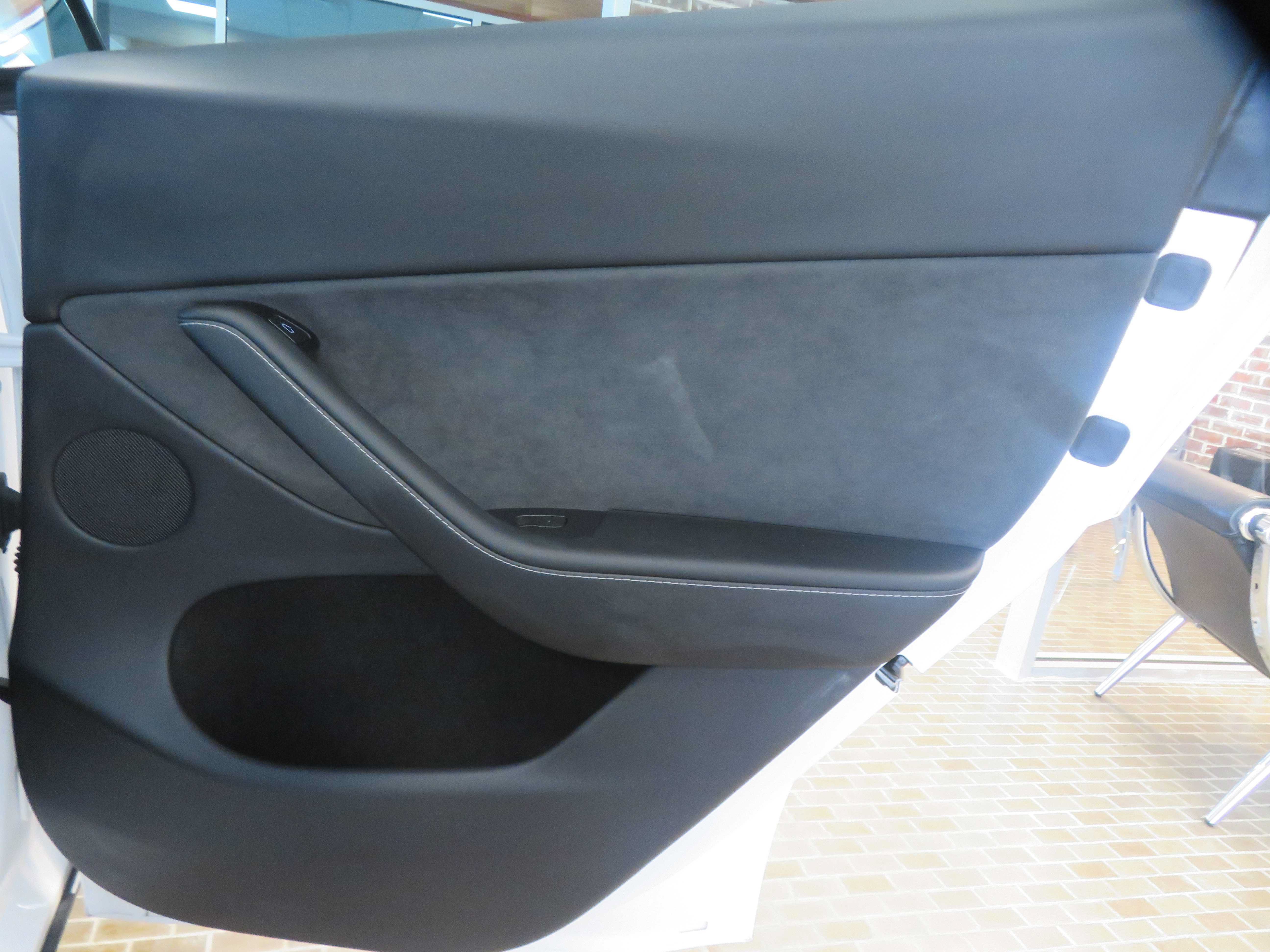 Used 2024 Tesla Model Y Long Range AWD/4WD image 21