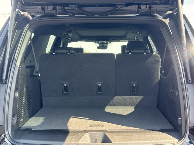 New 2026 GMC Yukon XL Elevation w/ Elevation Premium Package AWD/4WD image 13