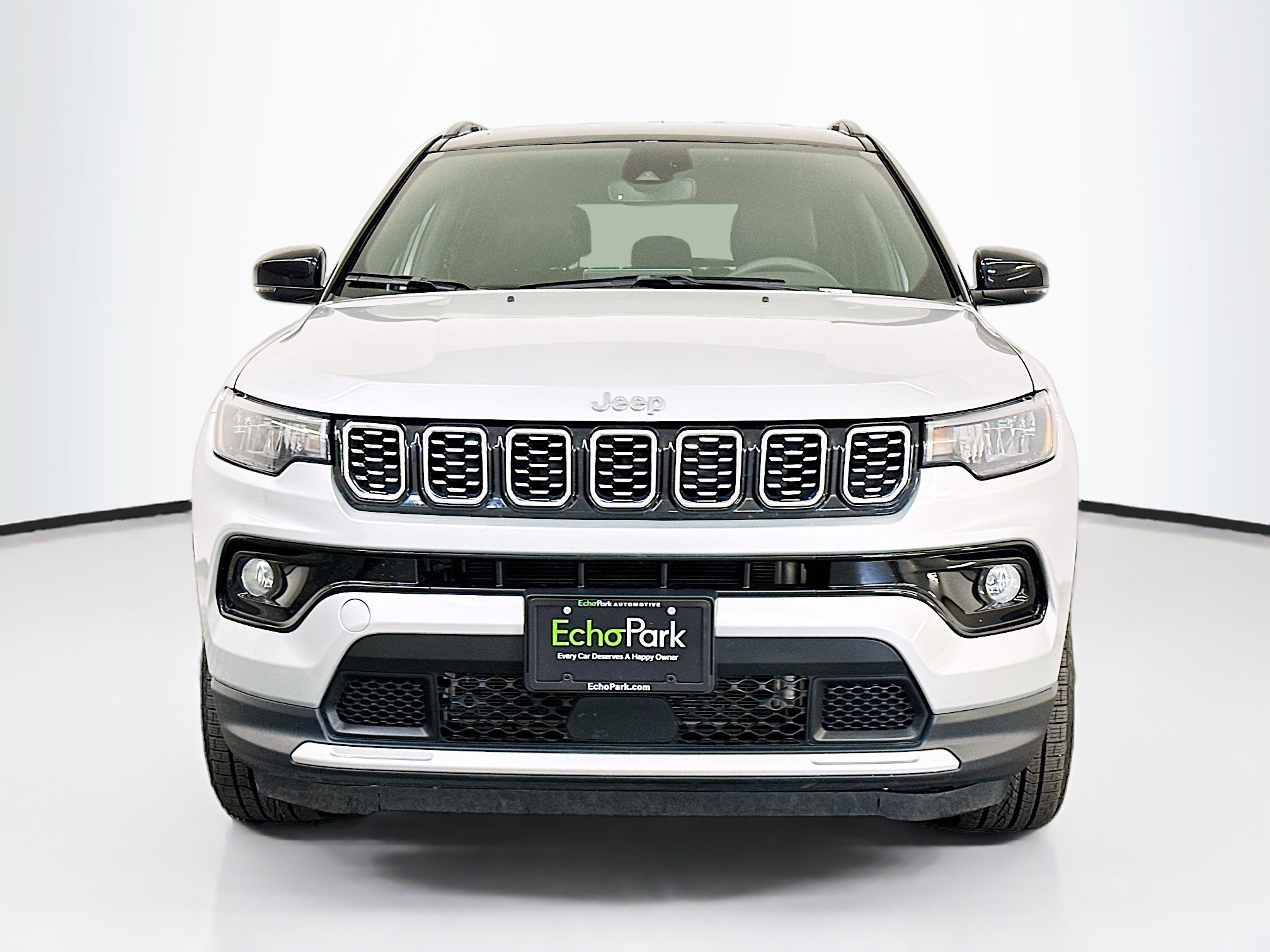 Used 2025 Jeep Compass Limited image 2