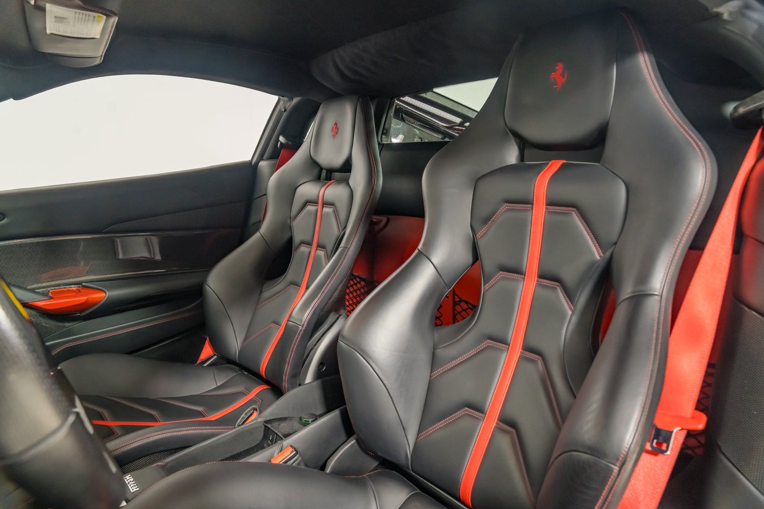 Used 2018 Ferrari 488 GTB RWD image 23