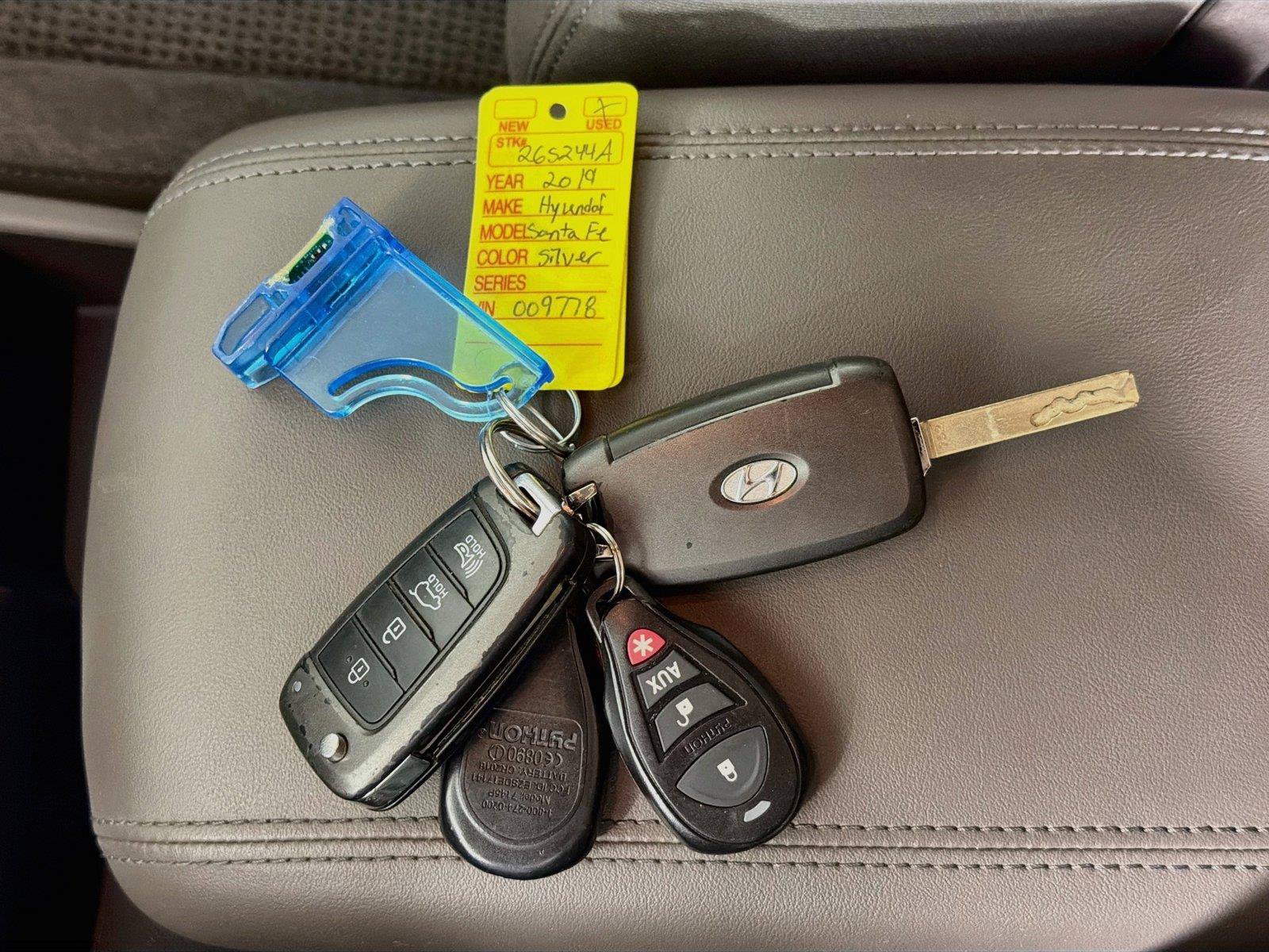Used 2019 Hyundai Santa Fe SE AWD/4WD image 4