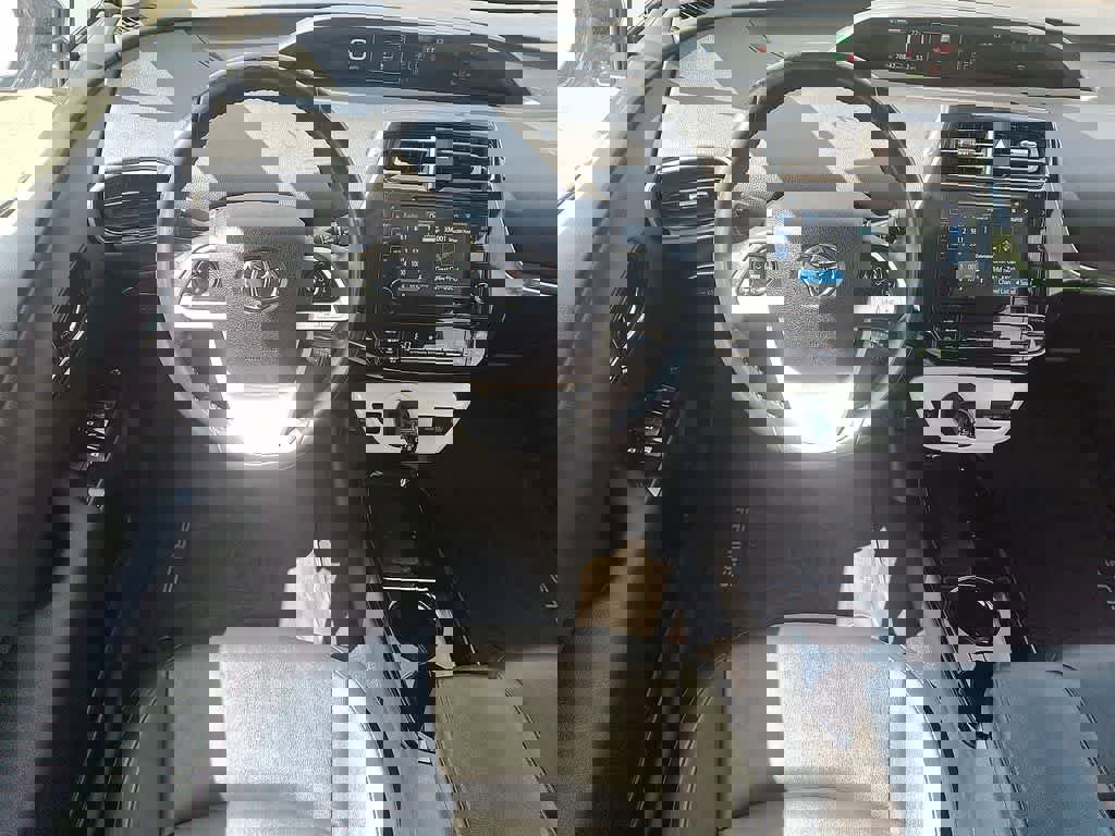 Used 2017 Toyota Prius Four FWD image 21