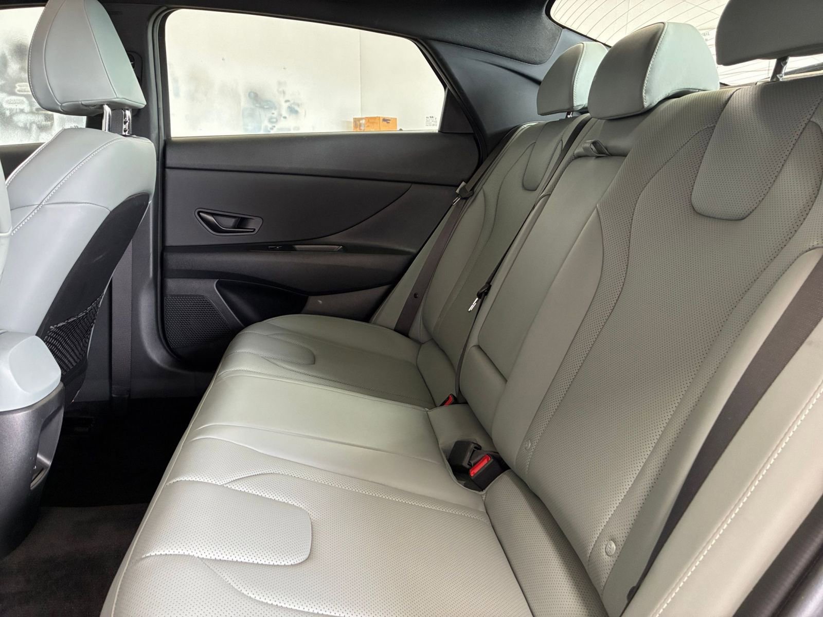 Used 2025 Hyundai Elantra Limited FWD image 27