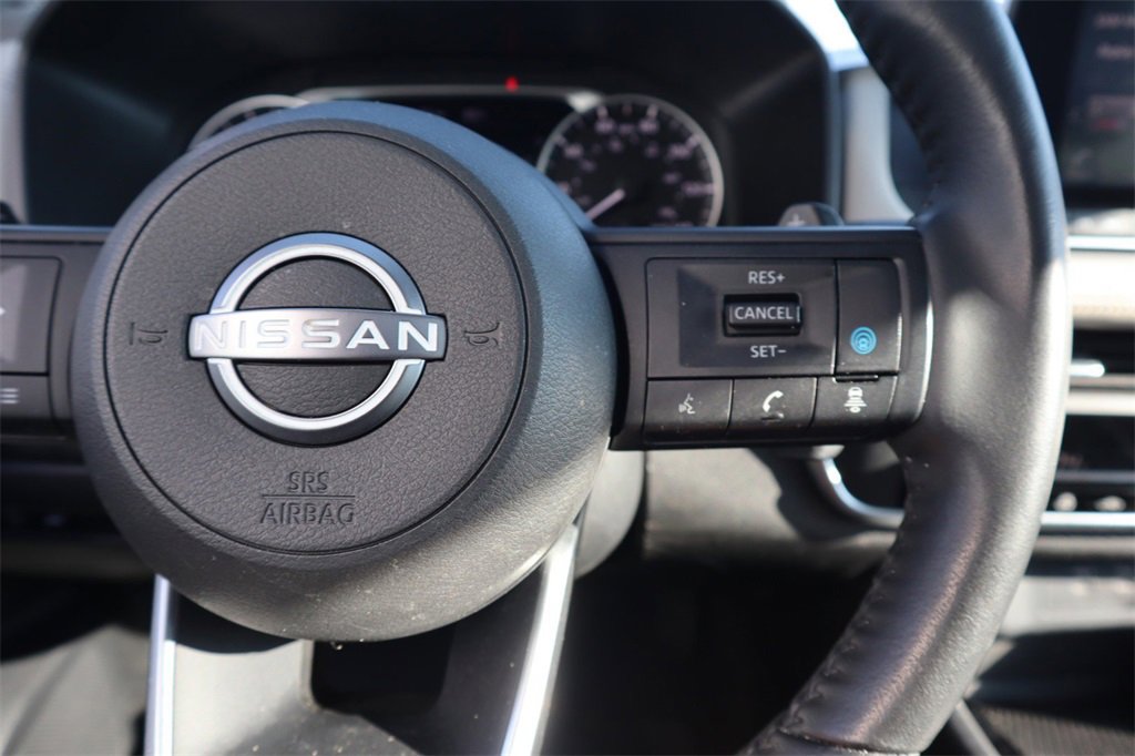 Used 2024 Nissan Rogue SV w/ SV Premium Package image 17