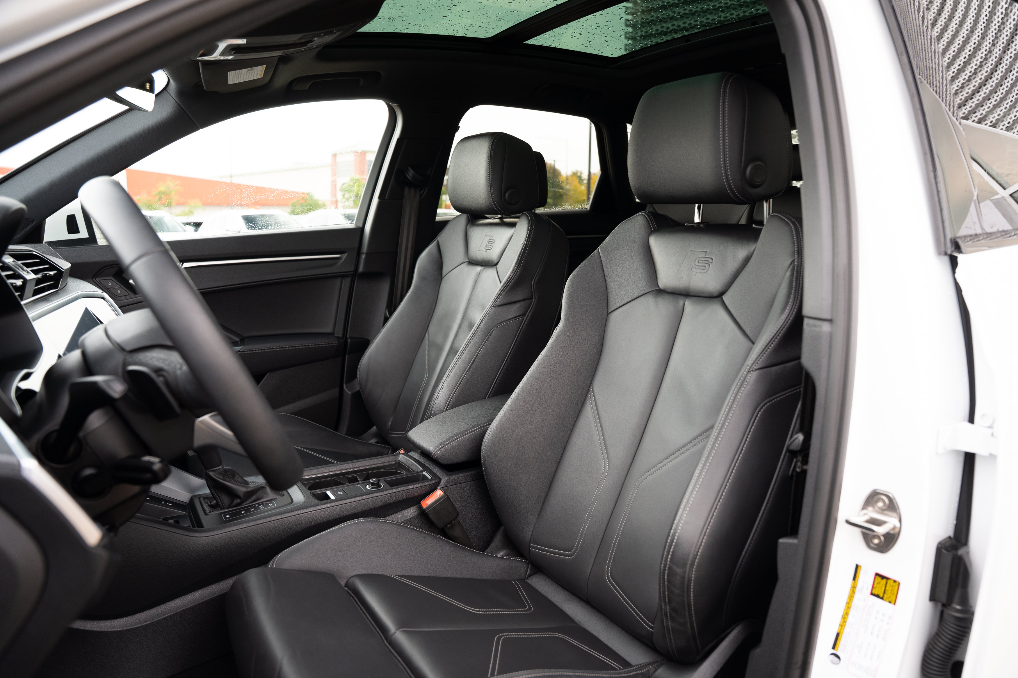 Certified 2025 Audi Q3 2.0T Premium w/ Convenience Package AWD/4WD image 17