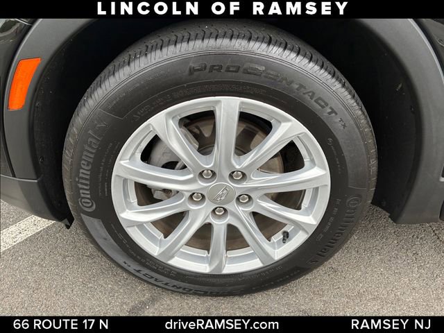Used 2023 Cadillac XT4 Luxury w/ Cold Weather Package AWD/4WD image 25