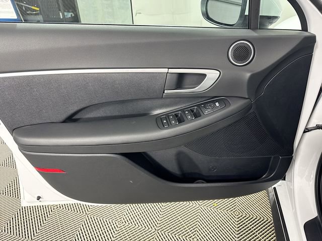 Used 2025 Hyundai Sonata SE FWD image 28
