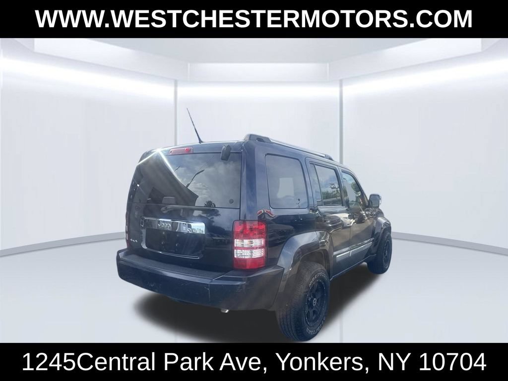 Used 2011 Jeep Liberty Sport AWD/4WD image 4
