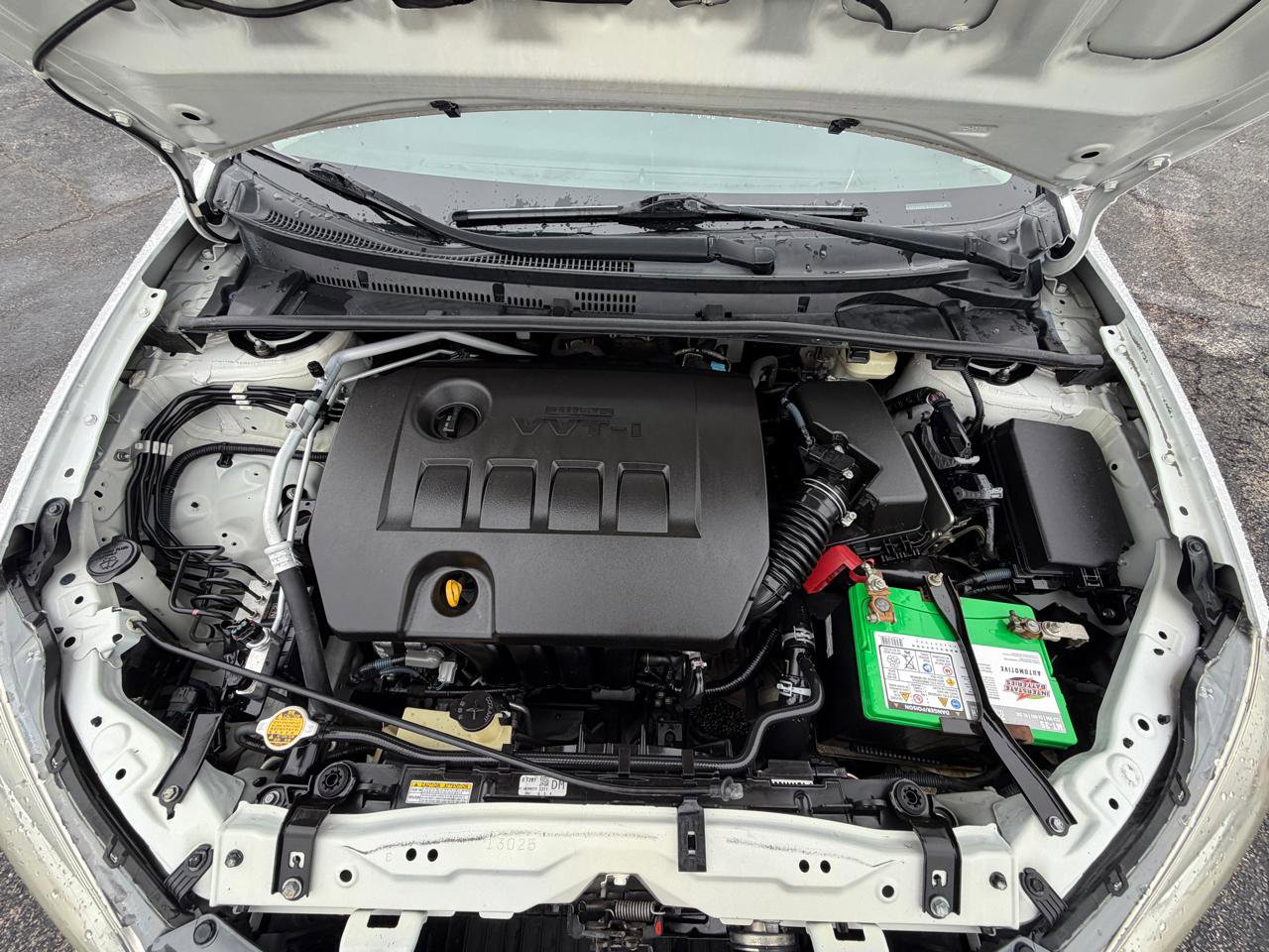 Used 2015 Toyota Corolla LE FWD image 19