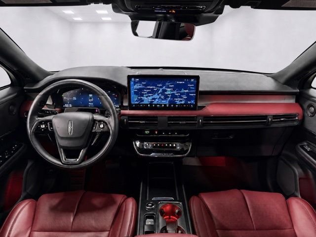 Used 2025 Lincoln Corsair Reserve w/ Equipment Group 202A AWD/4WD image 18