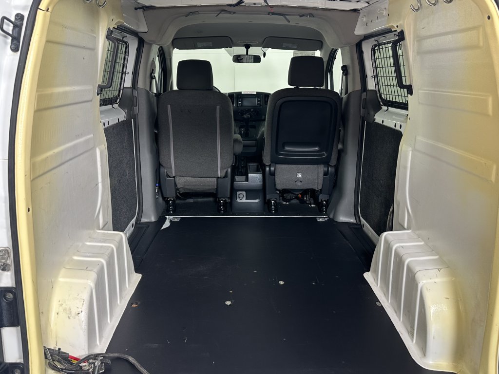 Used 2015 Chevrolet City Express LT w/ Technology Package FWD image 7