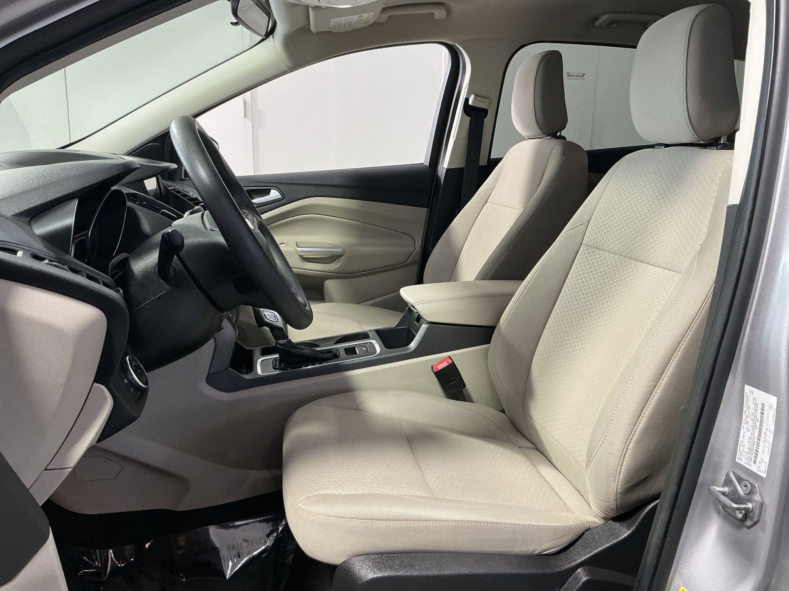 Used 2019 Ford Escape SE image 14