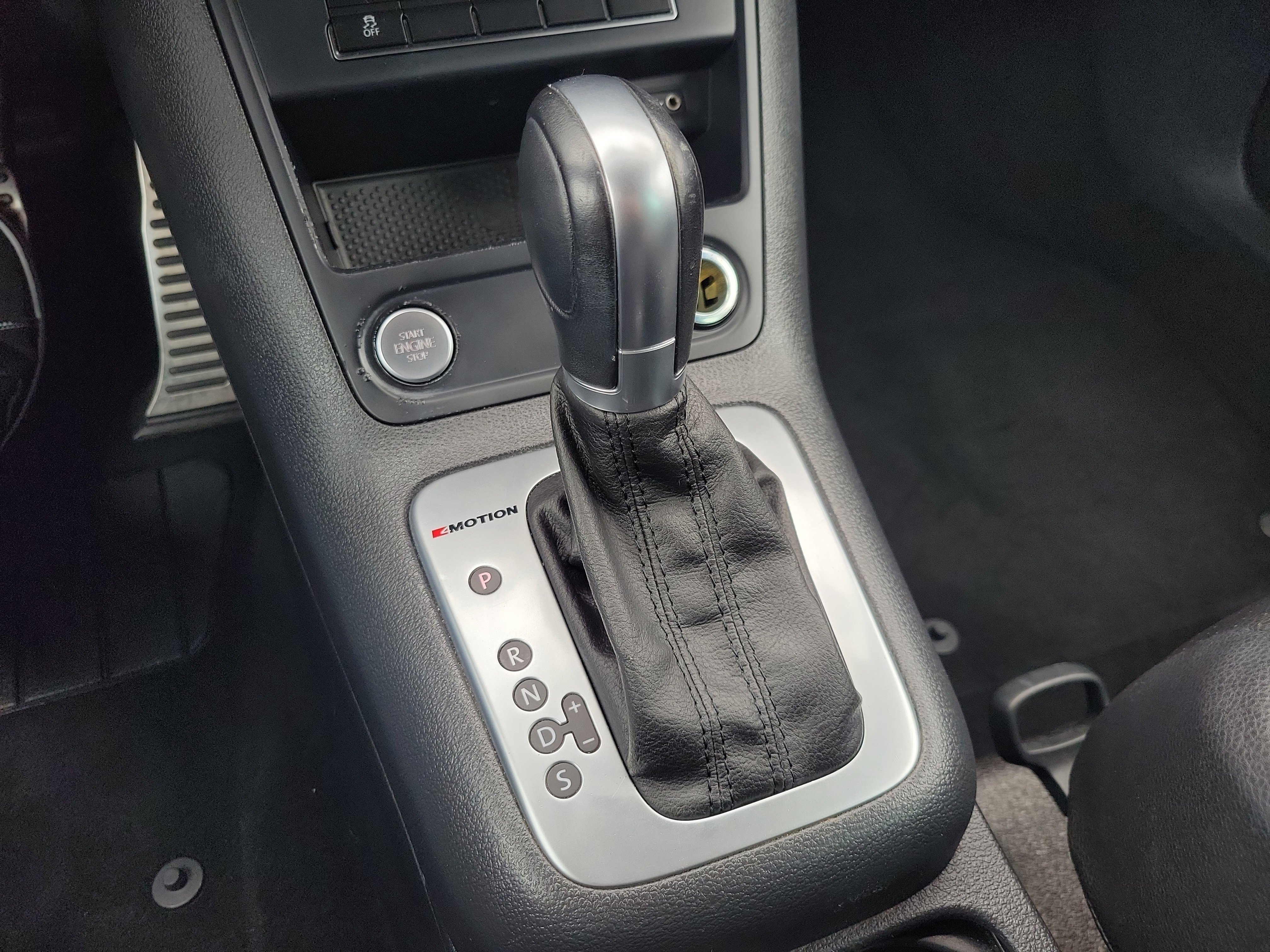 Used 2016 Volkswagen Tiguan R-Line image 25