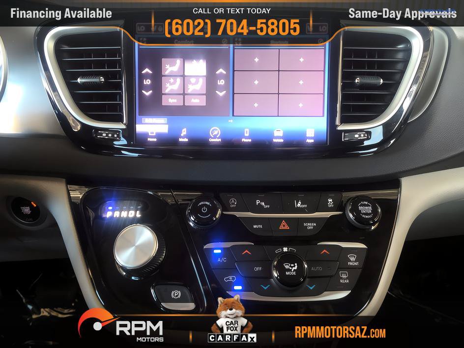Used 2023 Chrysler Pacifica Touring-L FWD image 16