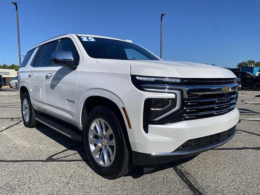 Used 2025 Chevrolet Tahoe Premier AWD/4WD image 2