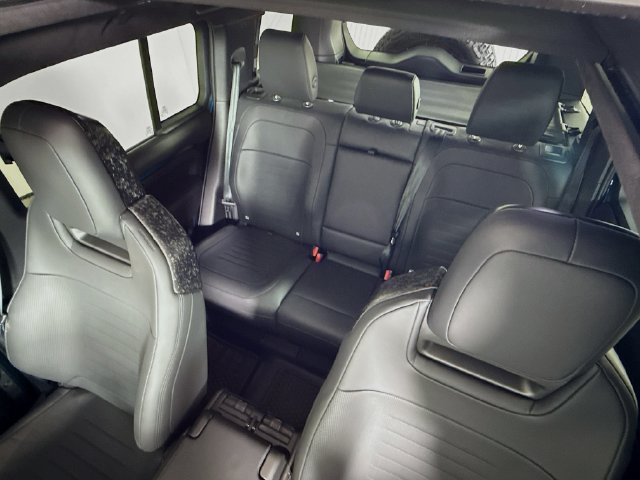 New 2026 Land Rover Defender 110 OCTA AWD/4WD image 14